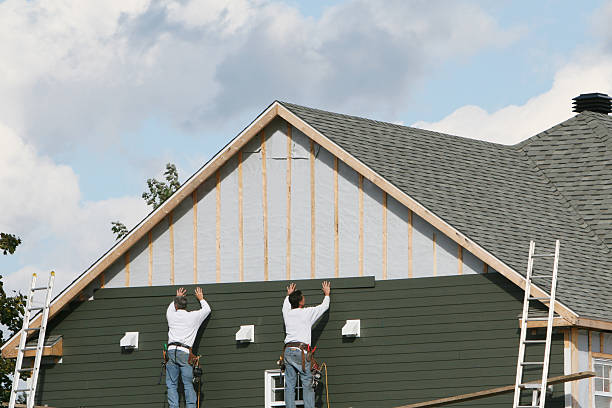 Professional Wood Siding technician working in Rochester, IL